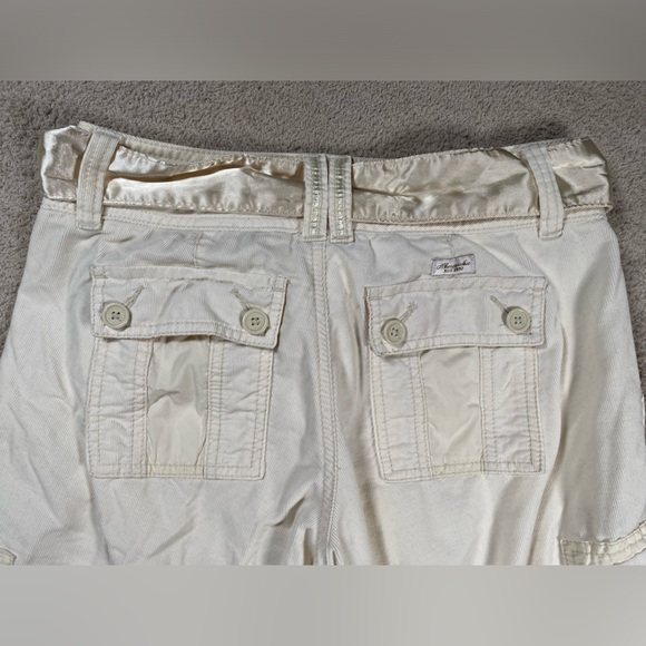 Women’s Abercrombie & Fitch Vintage Y2K cream cargo capri pants Size 2 - Picture 7 of 10